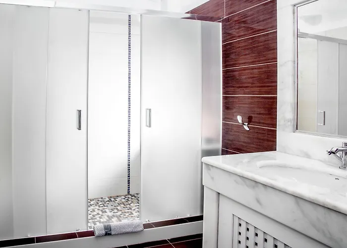 Apart Otel Amity - Adults Only Fira (Santorini)